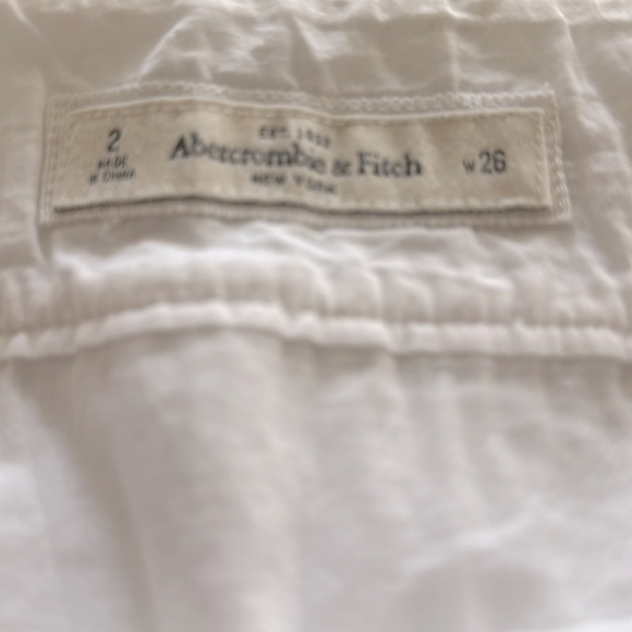 Abercrombie & Fitch white mini skirt w golden accents sz 26. Perfect condition. - Picture 3 of 3